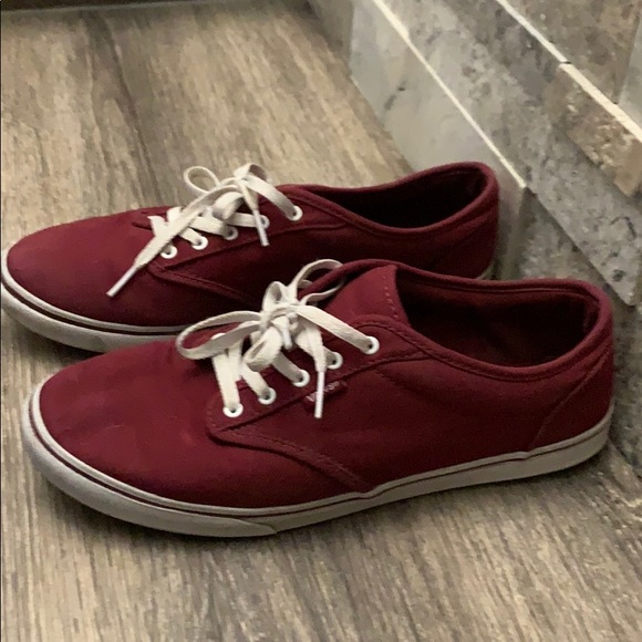 Women’s burgundy vans. - Picture 3 of 4